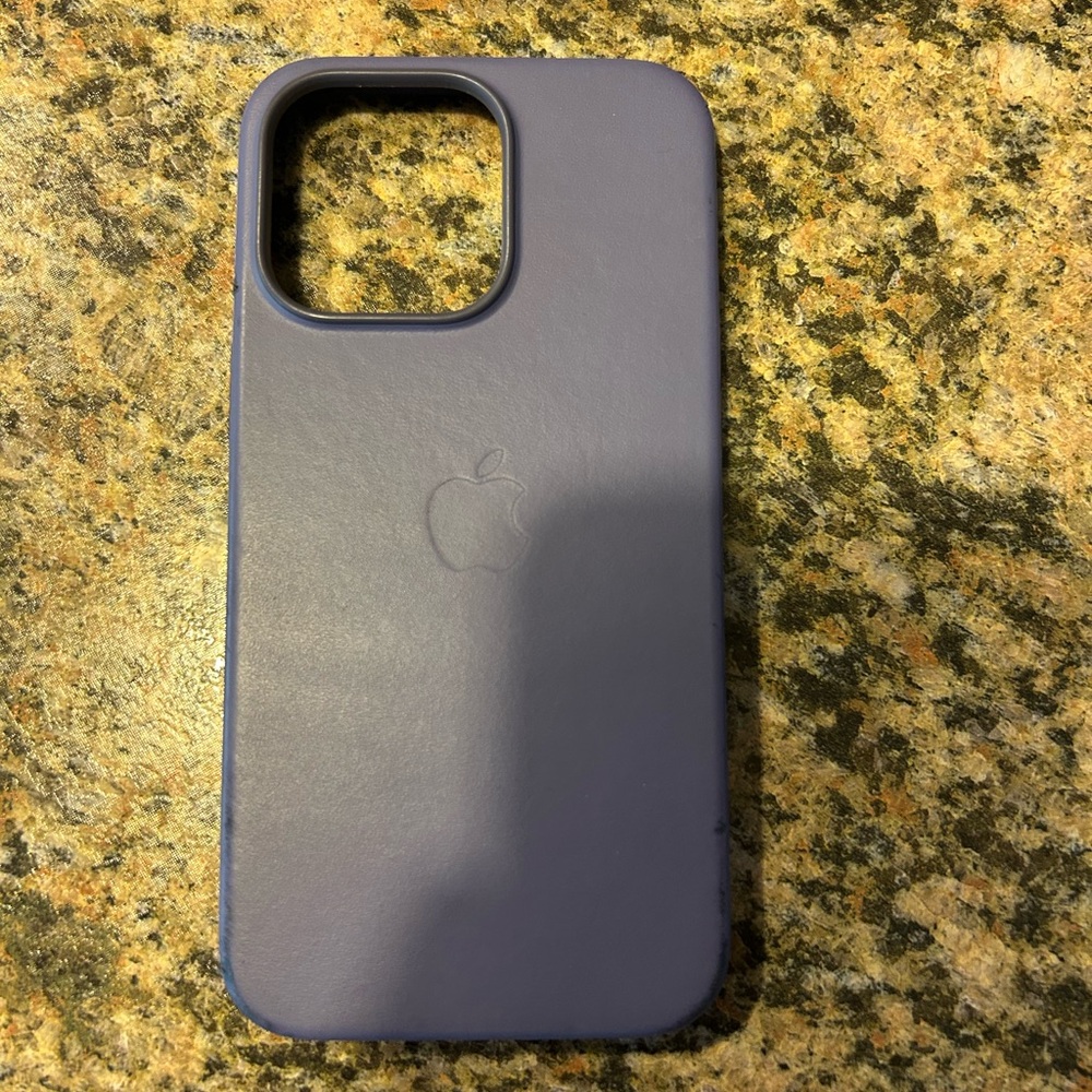 Apple Purple Silicone iPhone Case with MagSafe